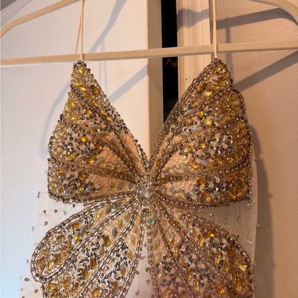 Dress - Picture 4 of 9